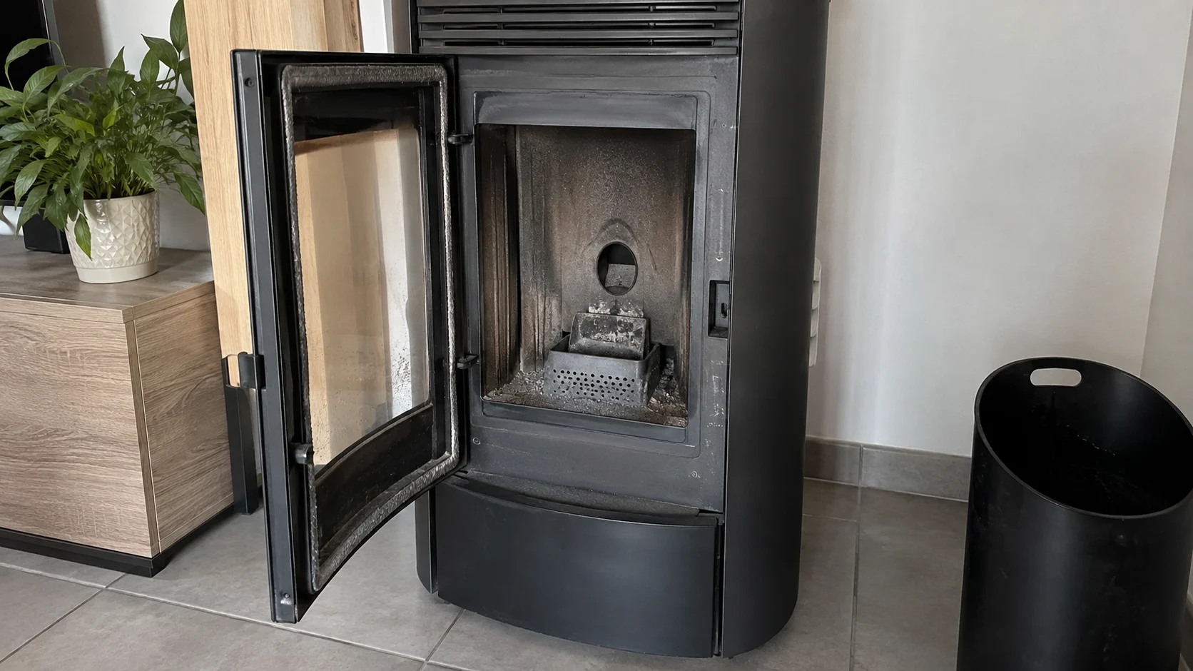 Brasero froid d’un poêle à granulés
